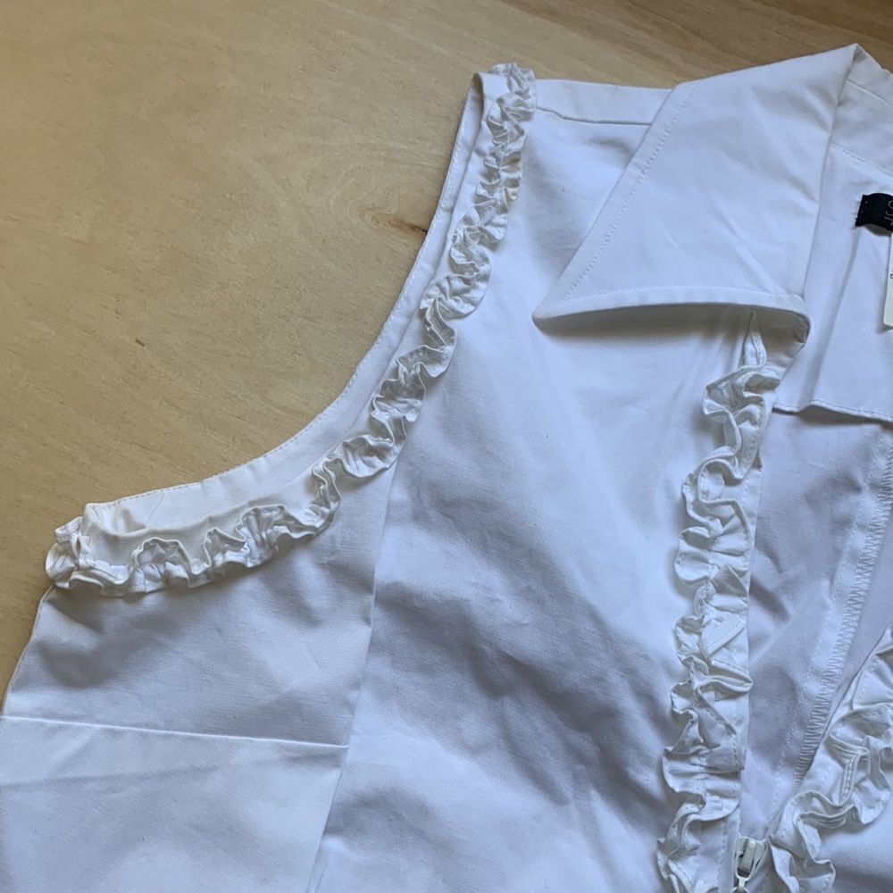 Style White Top  - Picture 4 of 9